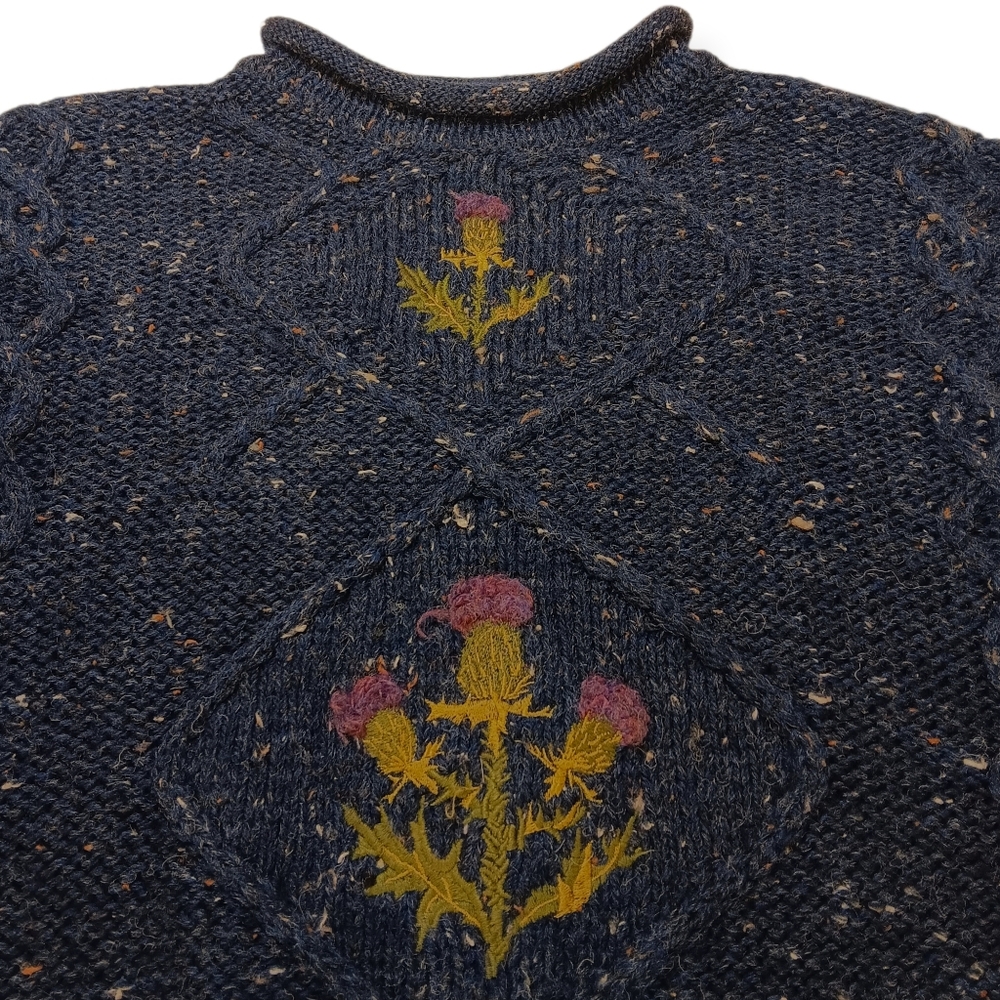 Vintage Acorn Navy Chunky Knit Sweater with Flower Motif - L - Picture 2 of 3